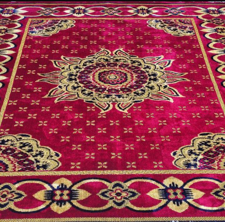 Central Piece Carpet,High Quality, Anti Slip Rug For Living room , 9 X 6 Feet , Room carpet